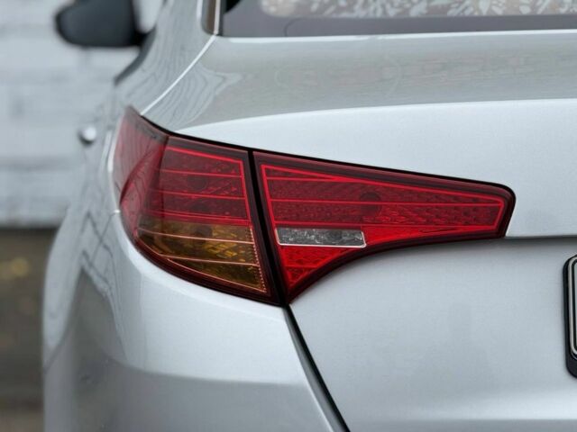 Серый Киа Оптима, объемом двигателя 2 л и пробегом 238 тыс. км за 6900 $, фото 6 на Automoto.ua