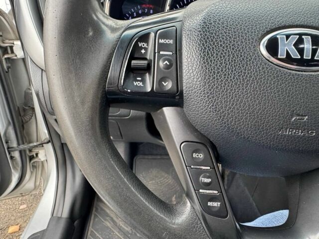 Серый Киа Оптима, объемом двигателя 2 л и пробегом 238 тыс. км за 6900 $, фото 21 на Automoto.ua