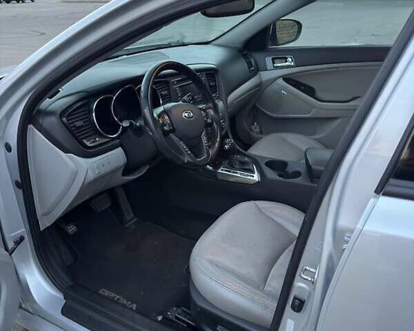 Серый Киа Оптима, объемом двигателя 2.36 л и пробегом 195 тыс. км за 8900 $, фото 12 на Automoto.ua