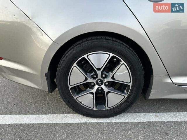 Серый Киа Оптима, объемом двигателя 2.36 л и пробегом 179 тыс. км за 10000 $, фото 31 на Automoto.ua