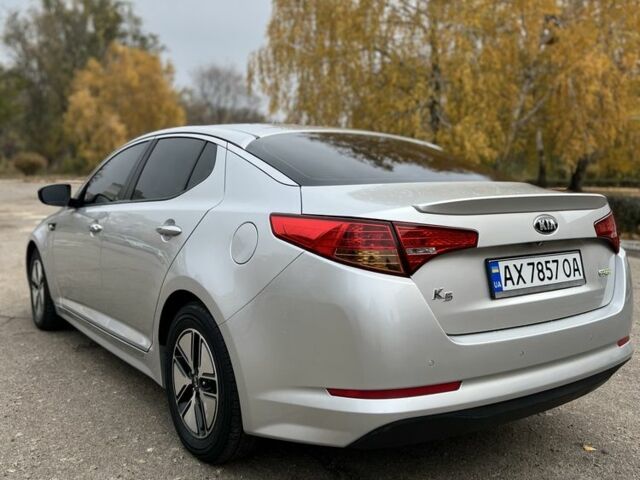 Серый Киа Оптима, объемом двигателя 2 л и пробегом 126 тыс. км за 9200 $, фото 4 на Automoto.ua