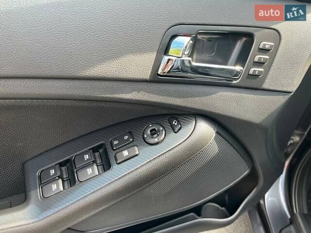 Серый Киа Оптима, объемом двигателя 2 л и пробегом 269 тыс. км за 9300 $, фото 23 на Automoto.ua