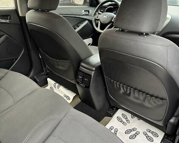 Серый Киа Оптима, объемом двигателя 2.4 л и пробегом 220 тыс. км за 8900 $, фото 19 на Automoto.ua