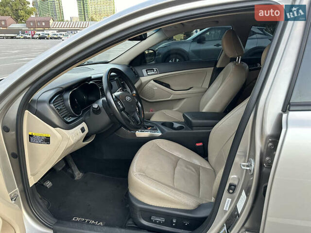 Серый Киа Оптима, объемом двигателя 2.36 л и пробегом 179 тыс. км за 10000 $, фото 13 на Automoto.ua