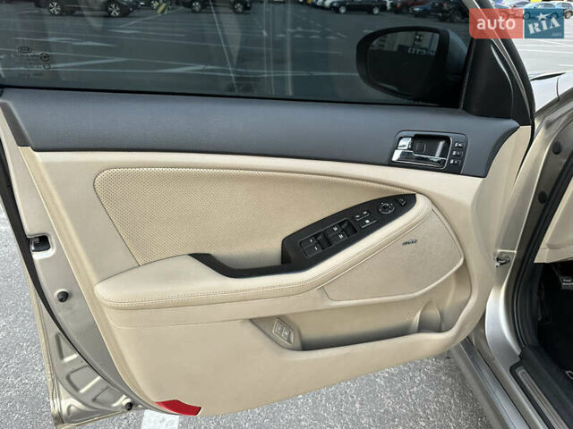 Серый Киа Оптима, объемом двигателя 2.36 л и пробегом 179 тыс. км за 10000 $, фото 11 на Automoto.ua