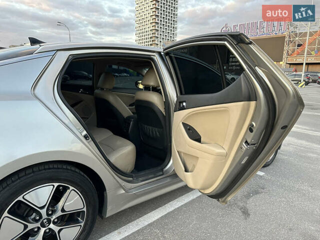 Серый Киа Оптима, объемом двигателя 2.36 л и пробегом 179 тыс. км за 10000 $, фото 8 на Automoto.ua