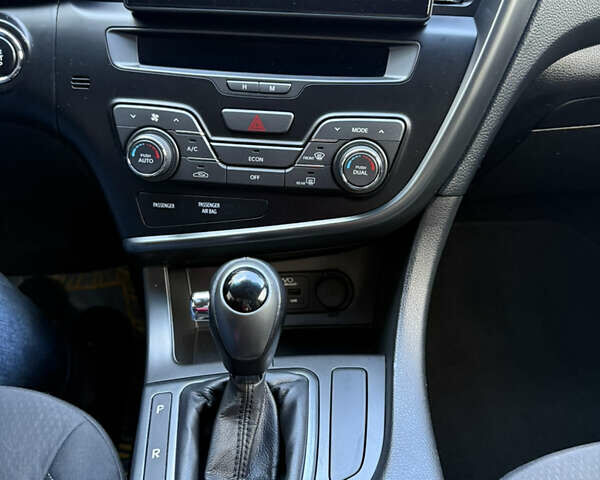 Сірий Кіа Оптіма, об'ємом двигуна 2.4 л та пробігом 220 тис. км за 9000 $, фото 5 на Automoto.ua