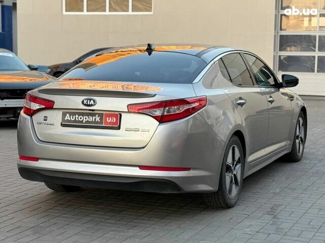 Серый Киа Оптима, объемом двигателя 2.4 л и пробегом 293 тыс. км за 10990 $, фото 5 на Automoto.ua