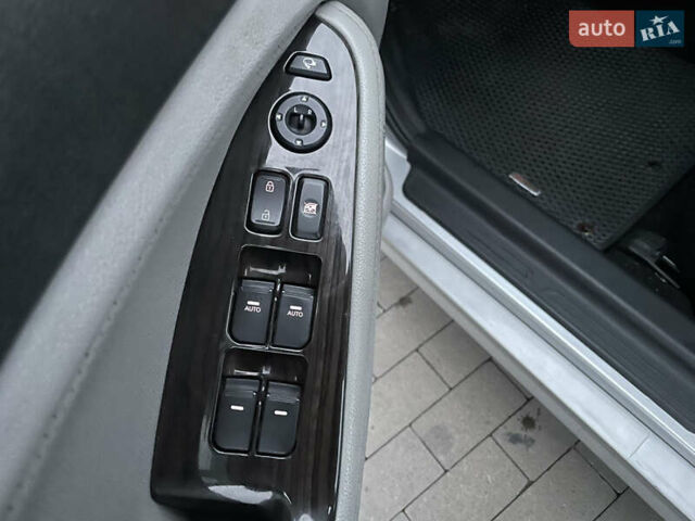 Серый Киа Оптима, объемом двигателя 2.36 л и пробегом 260 тыс. км за 7500 $, фото 17 на Automoto.ua