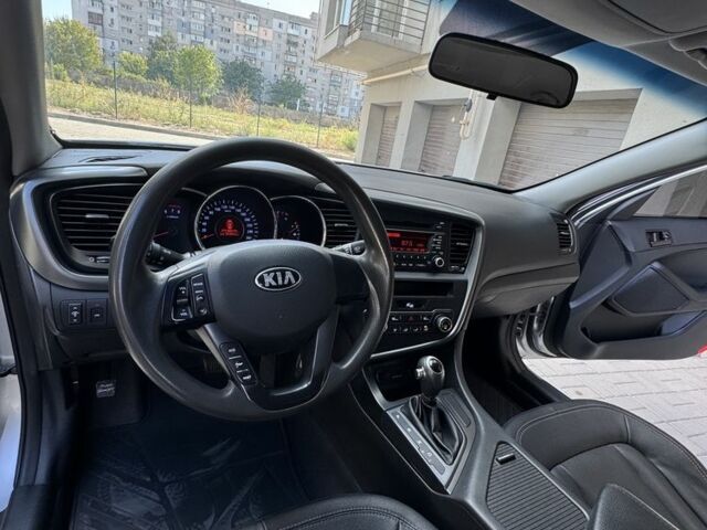 Серый Киа Оптима, объемом двигателя 2 л и пробегом 204 тыс. км за 8000 $, фото 22 на Automoto.ua