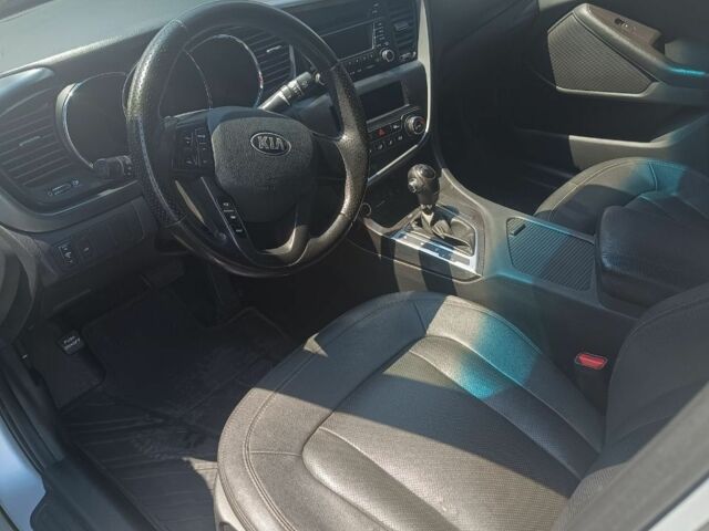 Серый Киа Оптима, объемом двигателя 2 л и пробегом 250 тыс. км за 7500 $, фото 4 на Automoto.ua