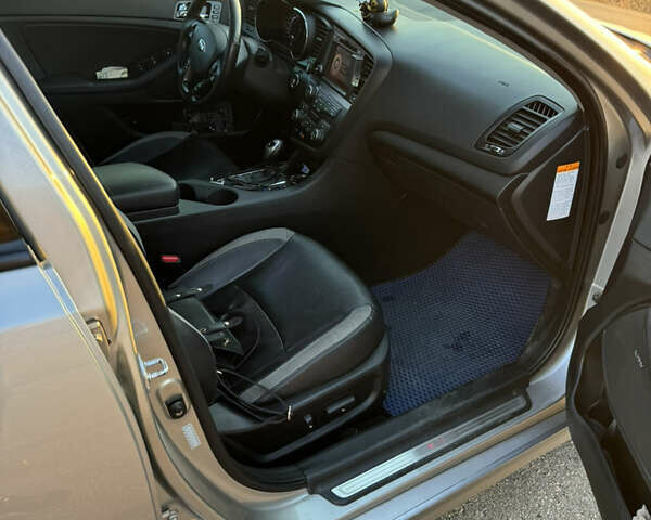 Киа Оптима 2013 в Одессе на Automoto.ua Серый Киа Оптима, объемом двигателя 2.36 л и пробегом 180 тыс. км за 10800 $, фото 8 на Automoto.ua