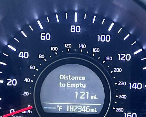 Серый Киа Оптима, объемом двигателя 2.36 л и пробегом 293 тыс. км за 7500 $, фото 17 на Automoto.ua