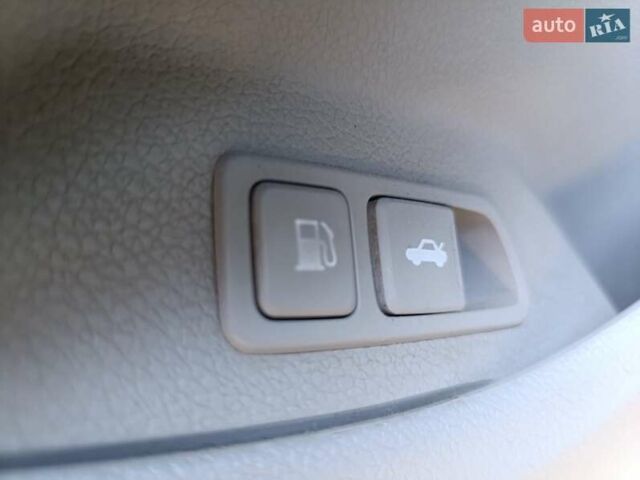 Серый Киа Оптима, объемом двигателя 2.36 л и пробегом 197 тыс. км за 10000 $, фото 21 на Automoto.ua