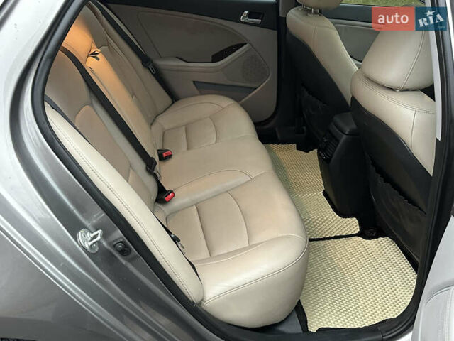 Сірий Кіа Оптіма, об'ємом двигуна 2.36 л та пробігом 220 тис. км за 8500 $, фото 20 на Automoto.ua