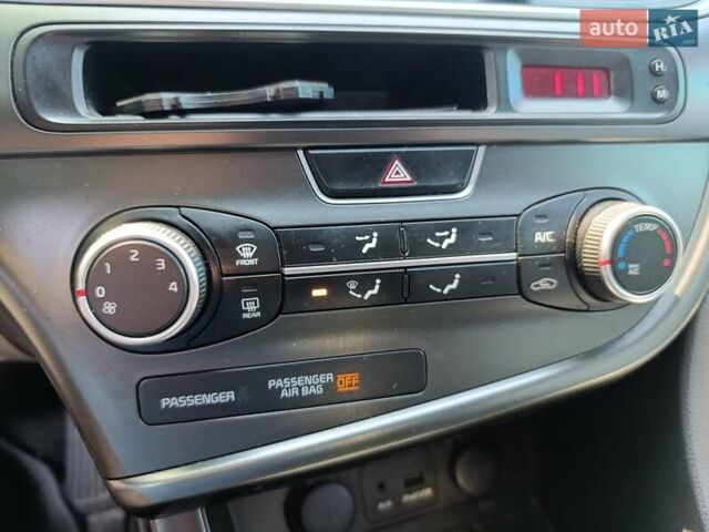 Серый Киа Оптима, объемом двигателя 2.36 л и пробегом 197 тыс. км за 10000 $, фото 45 на Automoto.ua