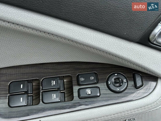 Сірий Кіа Оптіма, об'ємом двигуна 2.36 л та пробігом 220 тис. км за 8500 $, фото 31 на Automoto.ua