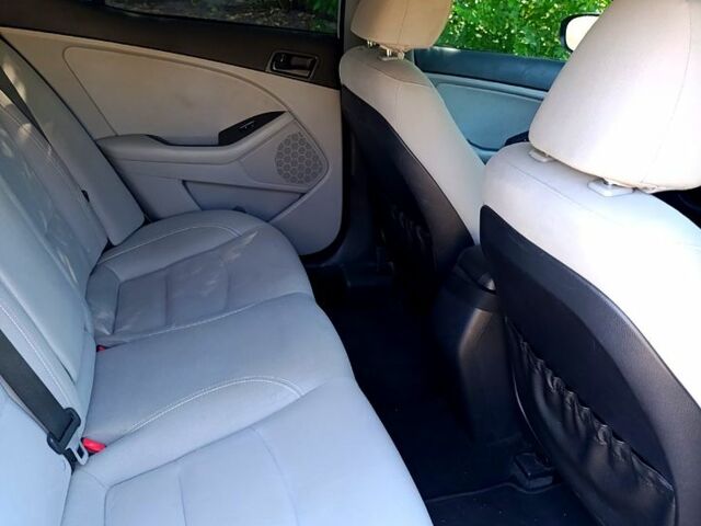 Сірий Кіа Оптіма, об'ємом двигуна 2.4 л та пробігом 180 тис. км за 9500 $, фото 5 на Automoto.ua