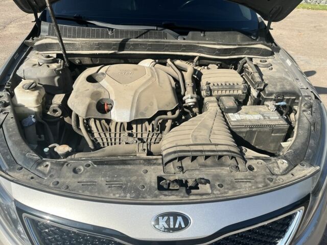 Серый Киа Оптима, объемом двигателя 2 л и пробегом 209 тыс. км за 10000 $, фото 6 на Automoto.ua