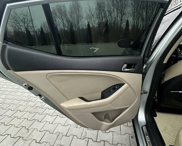 Сірий Кіа Оптіма, об'ємом двигуна 2.36 л та пробігом 174 тис. км за 12900 $, фото 38 на Automoto.ua