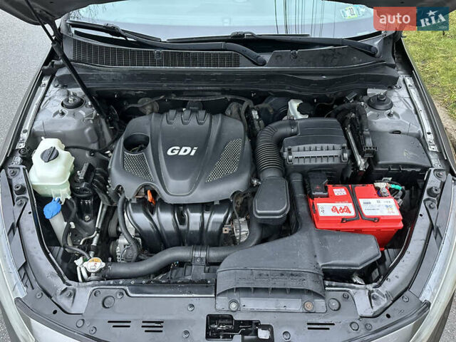 Сірий Кіа Оптіма, об'ємом двигуна 2.36 л та пробігом 220 тис. км за 8500 $, фото 42 на Automoto.ua