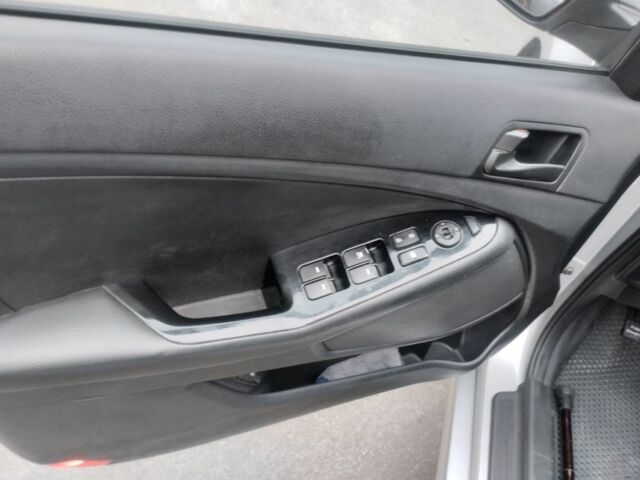 Серый Киа Оптима, объемом двигателя 2 л и пробегом 261 тыс. км за 6999 $, фото 10 на Automoto.ua