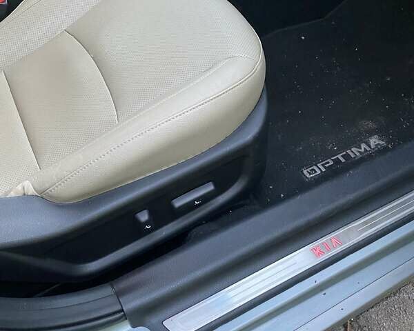 Серый Киа Оптима, объемом двигателя 2.4 л и пробегом 150 тыс. км за 10500 $, фото 6 на Automoto.ua