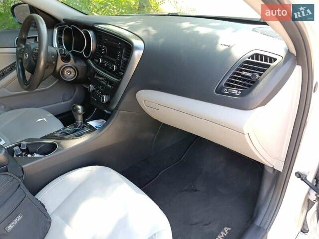 Серый Киа Оптима, объемом двигателя 2.36 л и пробегом 197 тыс. км за 10000 $, фото 31 на Automoto.ua