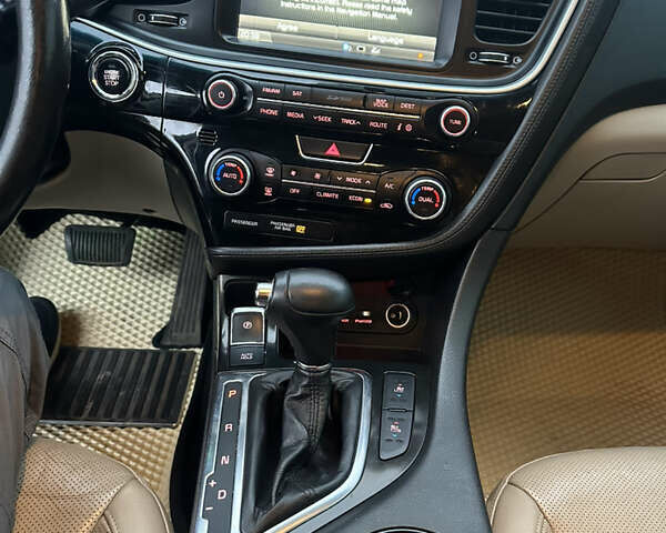 Сірий Кіа Оптіма, об'ємом двигуна 2.36 л та пробігом 174 тис. км за 12900 $, фото 2 на Automoto.ua