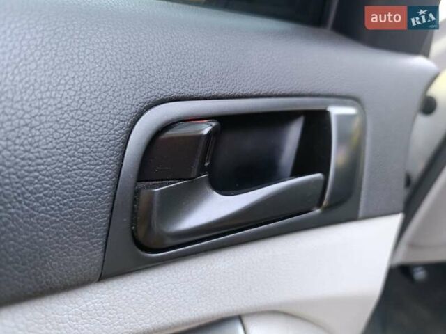 Серый Киа Оптима, объемом двигателя 2.36 л и пробегом 197 тыс. км за 10000 $, фото 18 на Automoto.ua