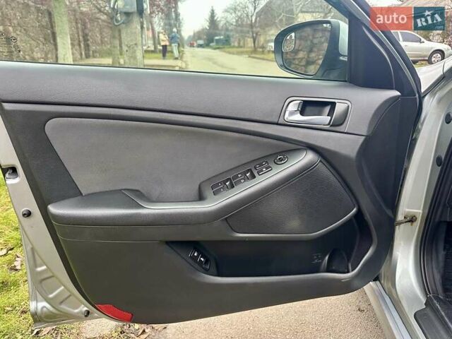 Серый Киа Оптима, объемом двигателя 2.36 л и пробегом 209 тыс. км за 9500 $, фото 39 на Automoto.ua