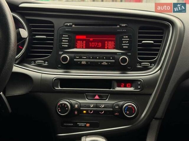 Сірий Кіа Оптіма, об'ємом двигуна 2.36 л та пробігом 183 тис. км за 8800 $, фото 26 на Automoto.ua