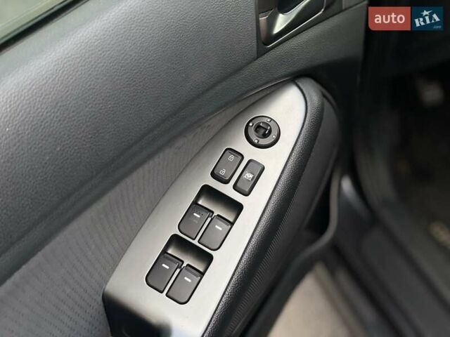 Серый Киа Оптима, объемом двигателя 2.36 л и пробегом 90 тыс. км за 10700 $, фото 13 на Automoto.ua