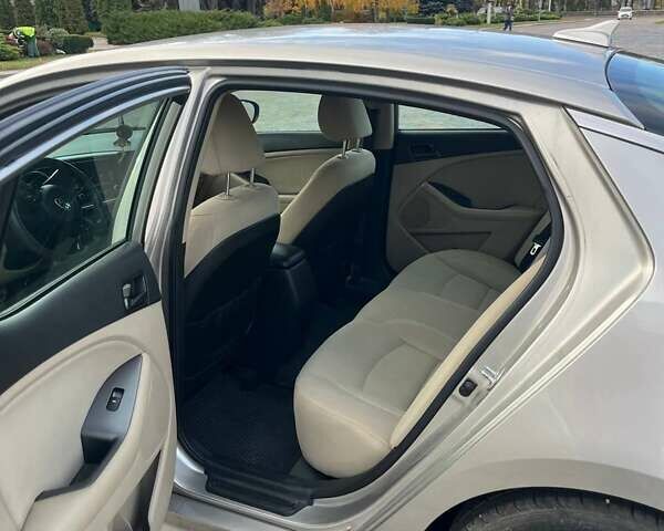 Серый Киа Оптима, объемом двигателя 2.36 л и пробегом 120 тыс. км за 9000 $, фото 11 на Automoto.ua