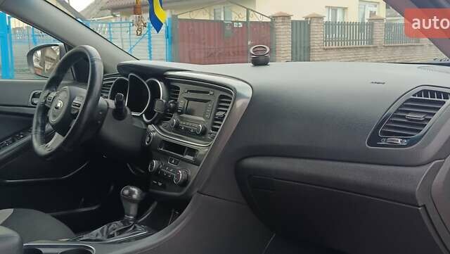 Серый Киа Оптима, объемом двигателя 2.36 л и пробегом 101 тыс. км за 9000 $, фото 15 на Automoto.ua