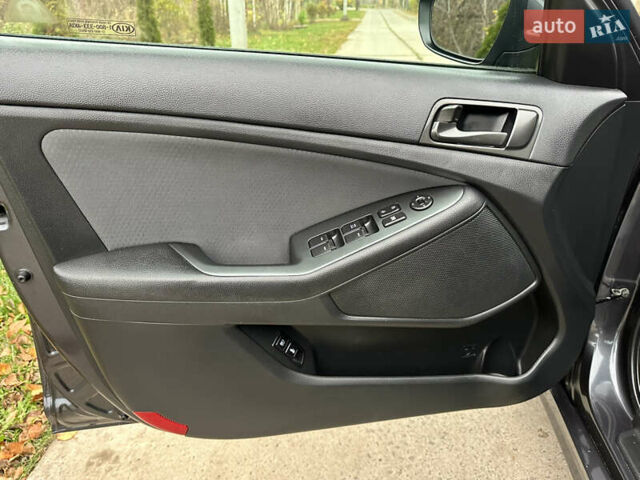 Серый Киа Оптима, объемом двигателя 2.36 л и пробегом 197 тыс. км за 8700 $, фото 32 на Automoto.ua