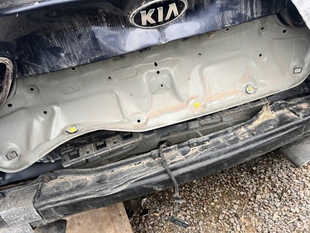 Сірий Кіа Оптіма, об'ємом двигуна 2.4 л та пробігом 160 тис. км за 2000 $, фото 7 на Automoto.ua