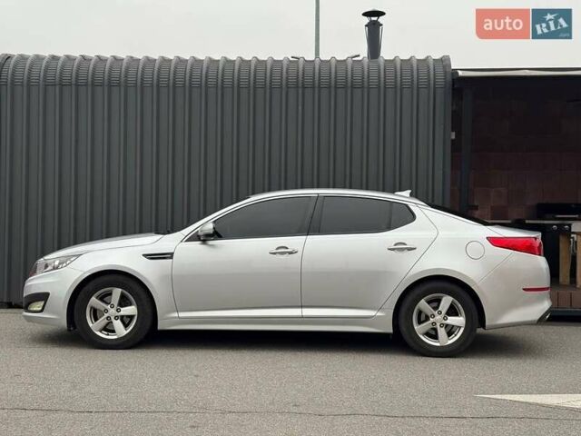 Сірий Кіа Оптіма, об'ємом двигуна 2.36 л та пробігом 183 тис. км за 8800 $, фото 9 на Automoto.ua