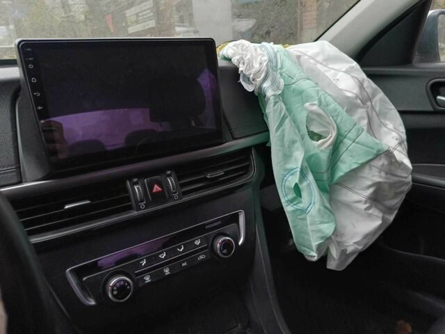 Серый Киа Оптима, объемом двигателя 2 л и пробегом 535 тыс. км за 5000 $, фото 14 на Automoto.ua