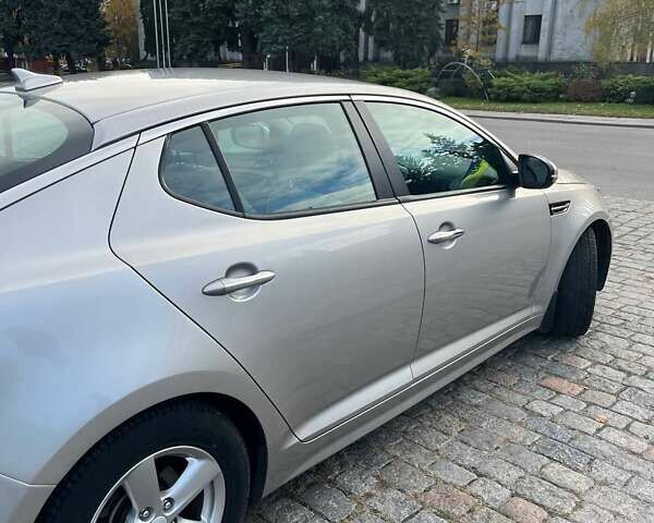 Серый Киа Оптима, объемом двигателя 2.36 л и пробегом 120 тыс. км за 9000 $, фото 2 на Automoto.ua