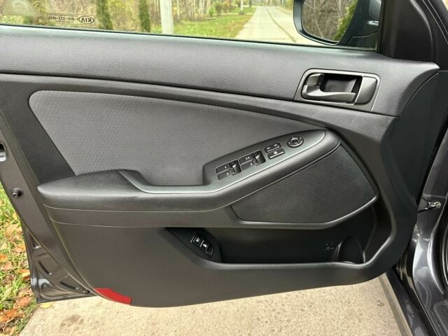 Сірий Кіа Оптіма, об'ємом двигуна 2.4 л та пробігом 197 тис. км за 8500 $, фото 16 на Automoto.ua