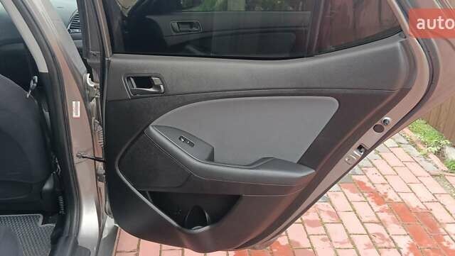 Серый Киа Оптима, объемом двигателя 2.36 л и пробегом 101 тыс. км за 9000 $, фото 19 на Automoto.ua