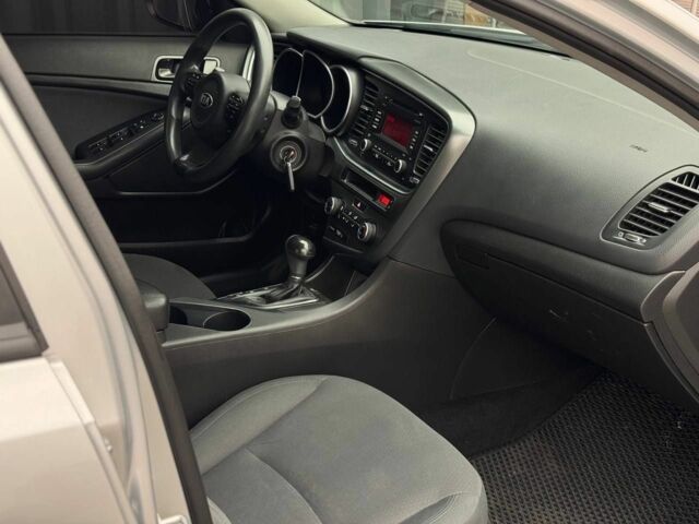 Сірий Кіа Оптіма, об'ємом двигуна 2.4 л та пробігом 183 тис. км за 8800 $, фото 23 на Automoto.ua