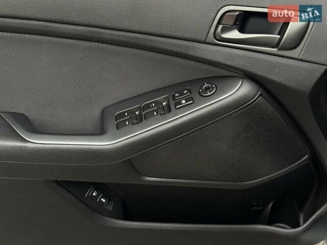 Сірий Кіа Оптіма, об'ємом двигуна 2.36 л та пробігом 183 тис. км за 8800 $, фото 27 на Automoto.ua