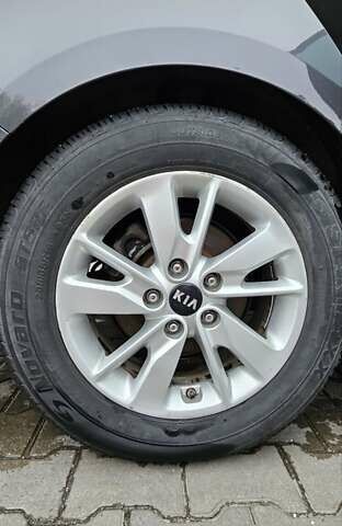 Серый Киа Оптима, объемом двигателя 2.36 л и пробегом 120 тыс. км за 10000 $, фото 32 на Automoto.ua