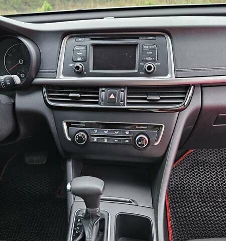 Серый Киа Оптима, объемом двигателя 2.36 л и пробегом 120 тыс. км за 10000 $, фото 24 на Automoto.ua