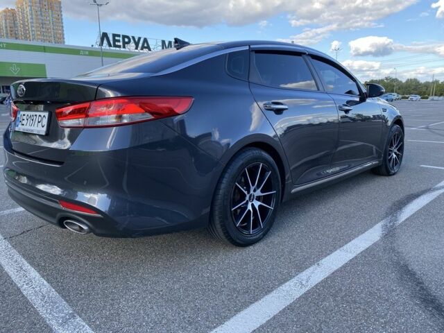 Серый Киа Оптима, объемом двигателя 2 л и пробегом 380 тыс. км за 13900 $, фото 5 на Automoto.ua