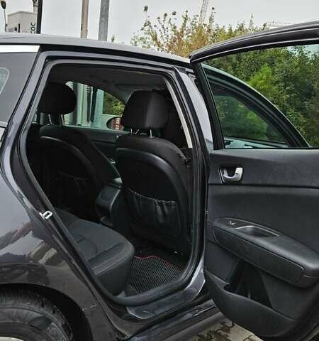 Серый Киа Оптима, объемом двигателя 2.36 л и пробегом 120 тыс. км за 10000 $, фото 30 на Automoto.ua