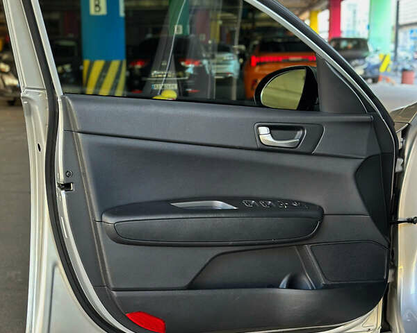 Серый Киа Оптима, объемом двигателя 2.4 л и пробегом 177 тыс. км за 10800 $, фото 34 на Automoto.ua