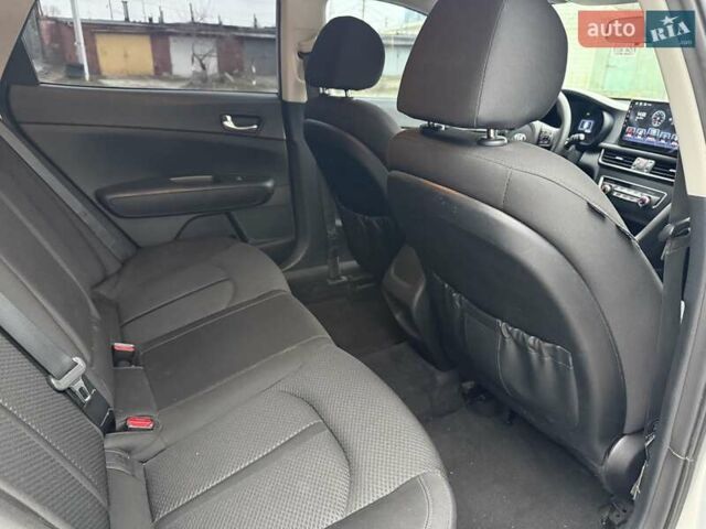 Серый Киа Оптима, объемом двигателя 2.4 л и пробегом 131 тыс. км за 11500 $, фото 18 на Automoto.ua